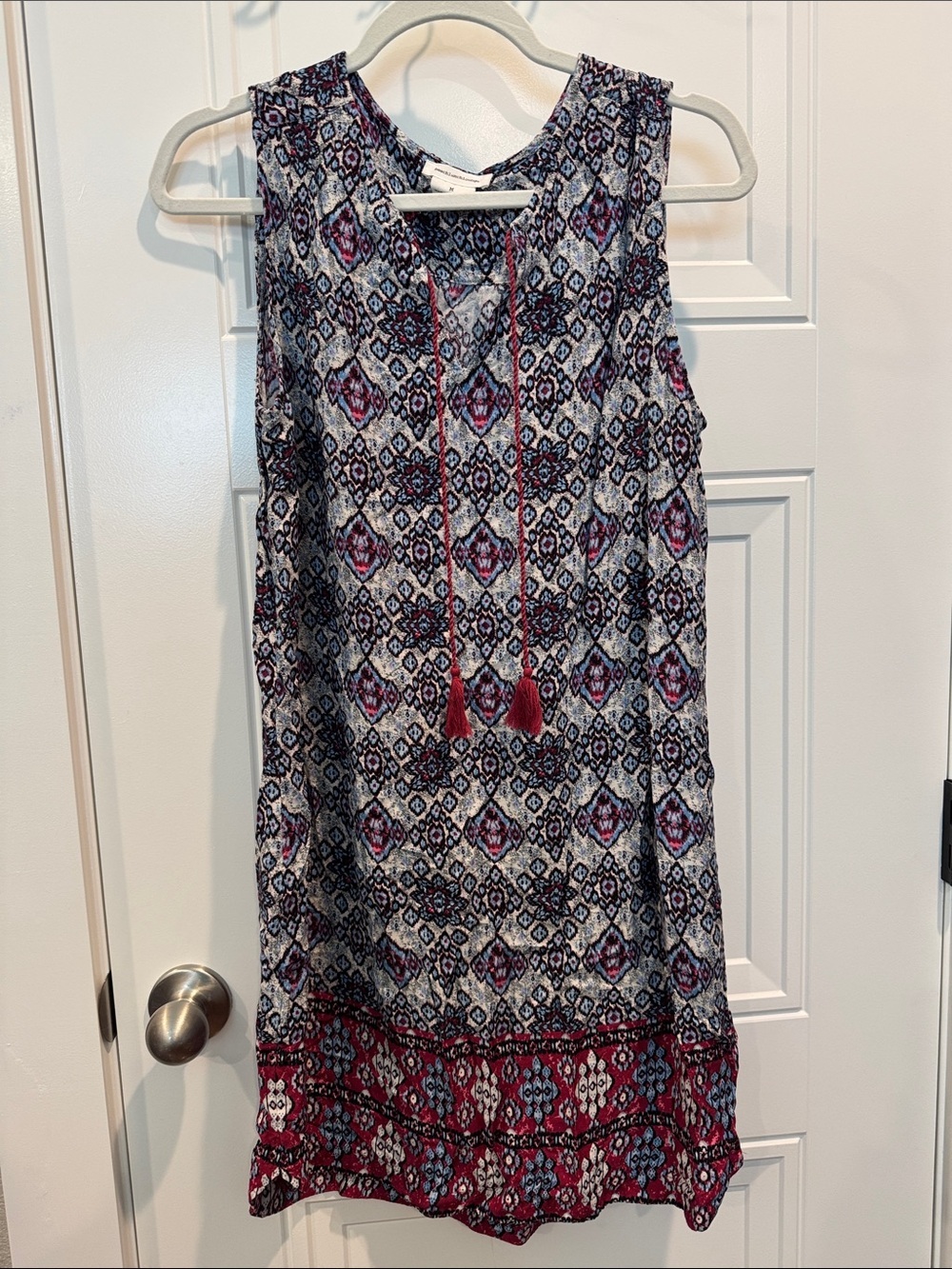 beachlunchlounge Sleeveless Printed Mini Dress in Navy and Burgundy